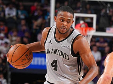 马刺102-111太阳 福克斯空砍26+5难阻布克狄龙疯狂攻击波