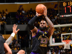 詹姆斯刷新NBA历史上生涯第23赛季球员的单场得分纪录！