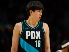 杨瀚森NBA生涯总分超周琦：8+4+3+1+1 首进三分空接暴扣