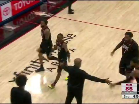 NBA常规赛：热火vs76人第3节中文解说回放