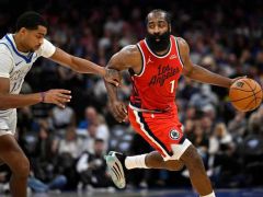 12战10败！小卡复出20分快船负骑士 哈登三分8中0米切尔37+8+6