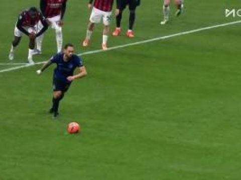 [扑出点球] 门神！帕夫禁区踩图拉姆送点！恰尔汗奥卢主罚被迈尼昂神勇扑出！