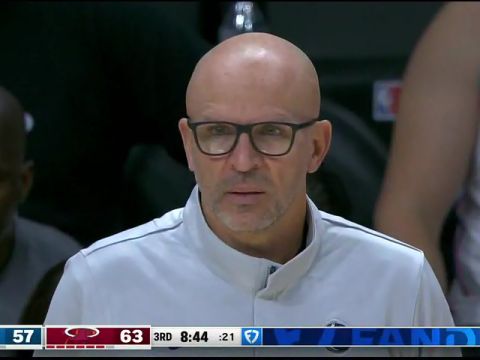 NBA常规赛：独行侠vs热火第3节中文解说回放