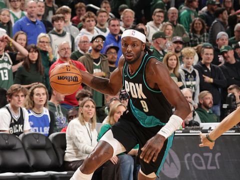 格兰特vs雄鹿集锦 砍下全场最高35分4篮板4助攻率队取胜