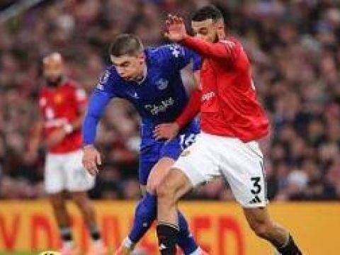 [咪咕全场集锦]3轮不胜！曼联0-1十人埃弗顿 盖耶内讧掌掴队友直红B费失良机