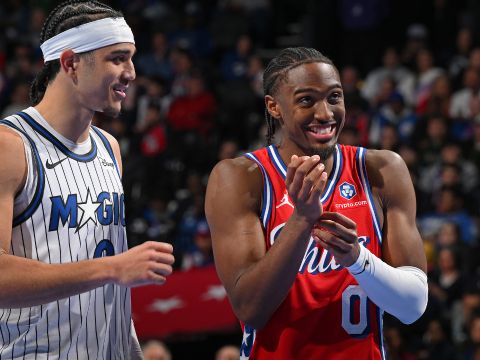 魔术144-103费城76人 魔术9人得分上双大胜对手41分