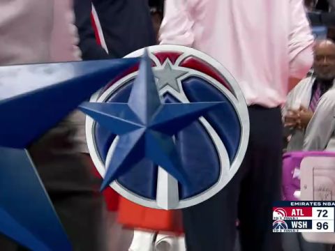 老鹰vs奇才第3节英文原声回放