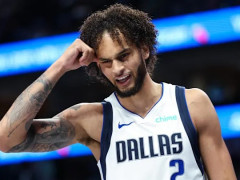 独行侠官方：莱夫利将缺席接下来的三场客场比赛，在7至10天后进行复查