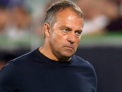 记者：弗里克对本场比赛的强度非常不满非常生气