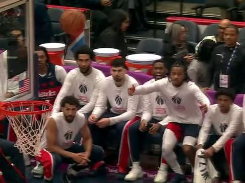 老鹰vs奇才第1节英文原声回放