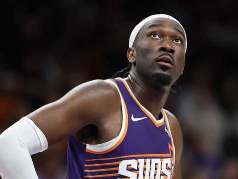 威廉姆斯vs国王集锦 12投9中砍下21分16篮板4助攻内线翻江倒海