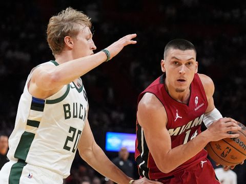 雄鹿vs热火精华回放 希罗29+5+7率队击败雄鹿取得六连胜