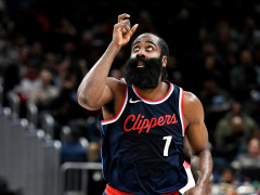 哈登：新赛季才刚刚开始不久，还有很多机会让我们找到最佳状态