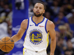 NBA官方：作为两届MVP与三分王，库里在职业生涯第17个赛季依旧有着无解的远投能力