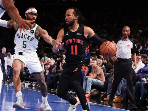 布伦森vs雄鹿集锦 轰下37+5关键得分与抢断锁定胜利