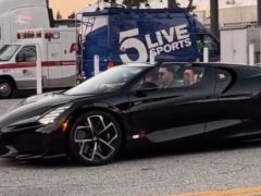 全球限量99辆！东契奇驾驶布加迪抵达战旧主：该车价值500万美元