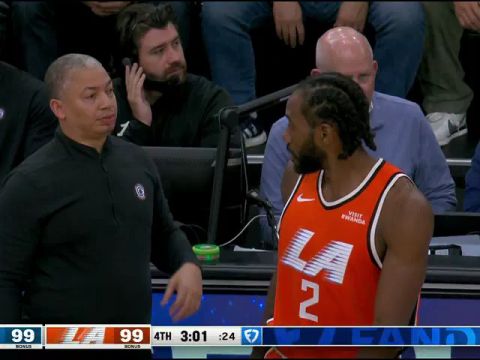 NBA常规赛：独行侠vs快船第4节英文原声回放