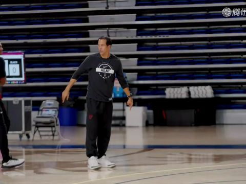 NBA常规赛：独行侠vs快船中文解说全场回放