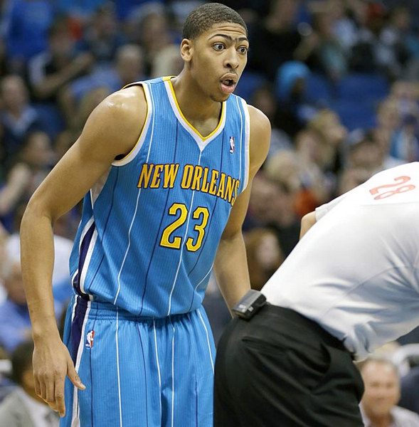 2015年2月12日因右肩膀扭伤，安东尼缺席15年全明星正赛