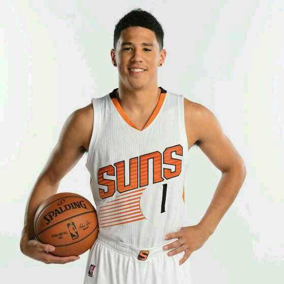 2016年11月 在太阳客场挑战鹈鹕队