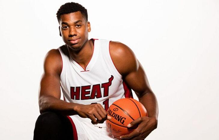 2014年9月19日 怀特塞德和孟菲斯灰熊队签署非保障训练营合同