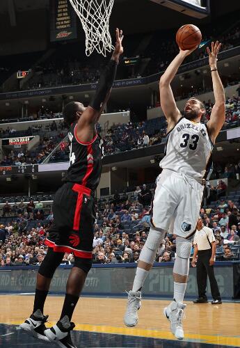 小加索尔42分创单场得分新高