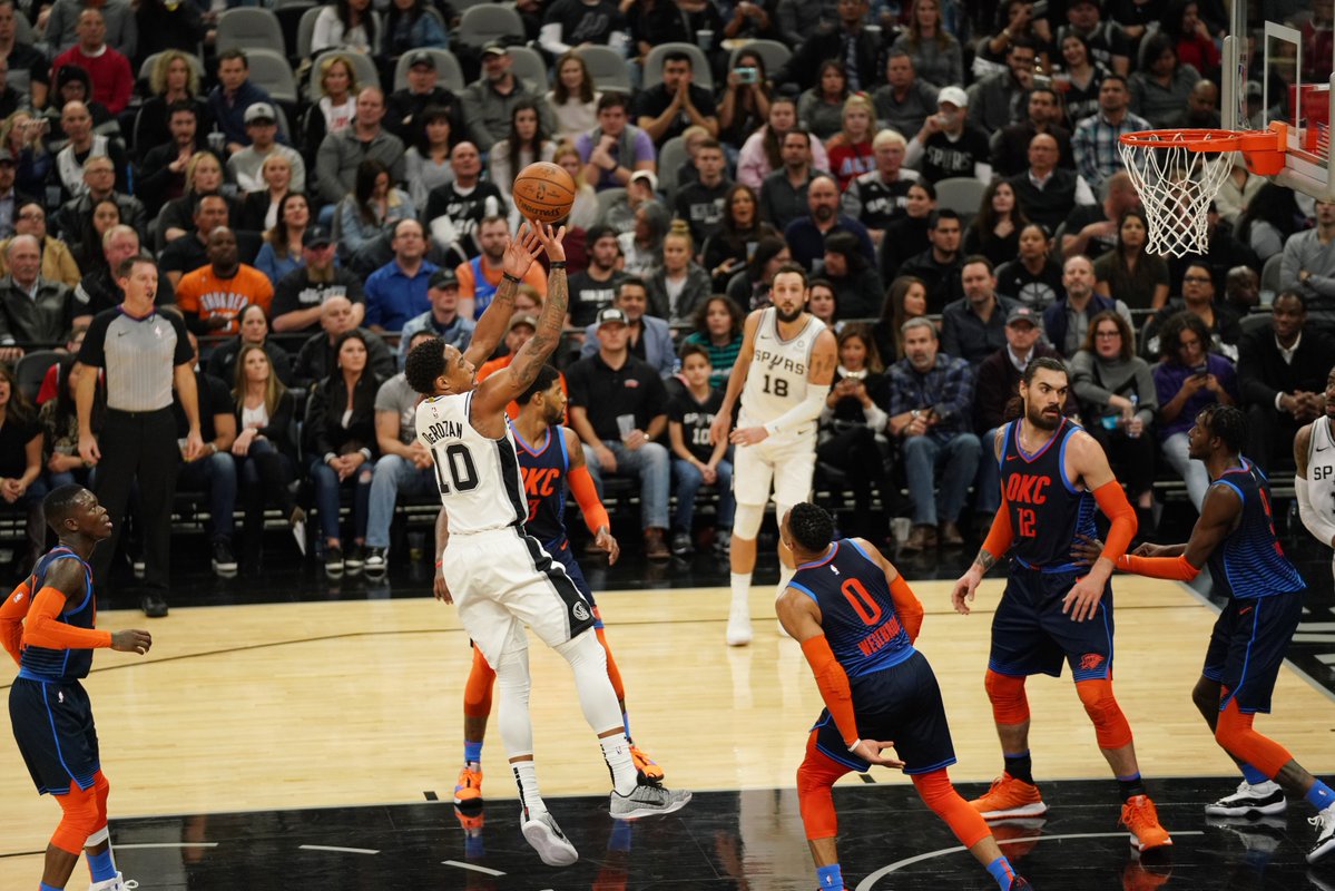 雷霆这边，保罗-乔治砍下30分8篮板3抢断、格兰特25分12篮板、弗格森21分、亚当斯19分7篮板2抢断2盖帽、施罗德14分2篮板4助攻、纳德尔9分3篮板、帕特森3分2篮板。