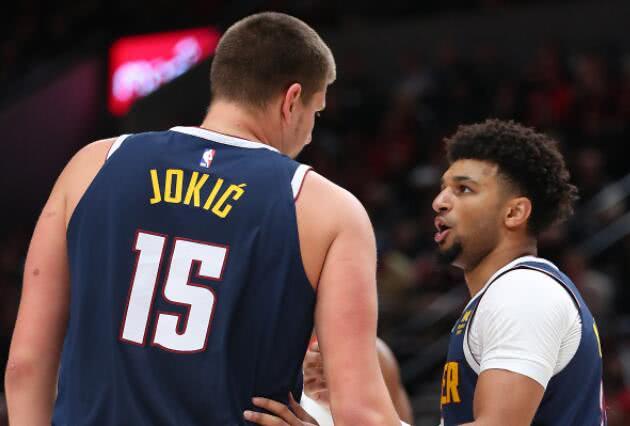 末节轰16分，五花肉巨星再现无解身手，可马龙却因双星低迷难兴奋