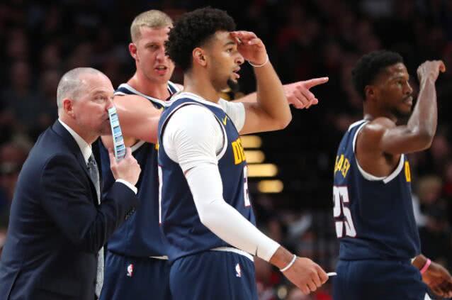 末节轰16分，五花肉巨星再现无解身手，可马龙却因双星低迷难兴奋