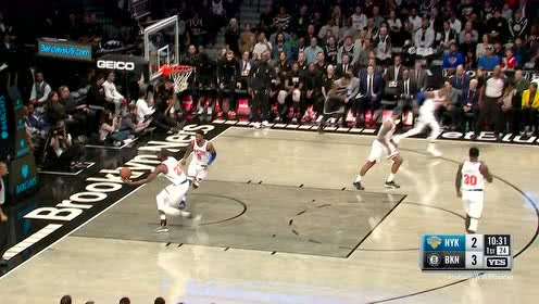 【NBA集锦】哈里斯旋转舞步硬吃佩顿 罗宾逊顺势起飞大帽拒绝