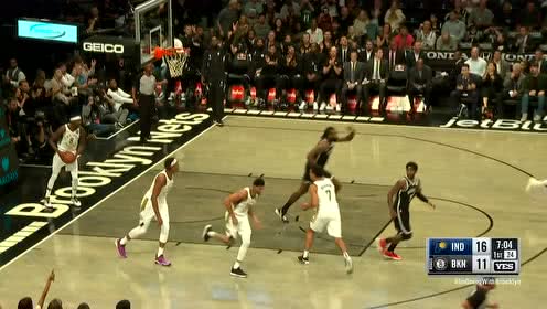 【NBA集锦】视防守于无物 欧文迷踪鬼步戏耍特纳轻松上篮