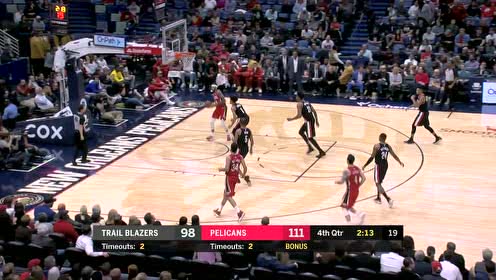 【NBA集锦】英格拉姆假动作晃开小西蒙斯 轻轻松松把球放进