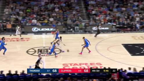 【NBA集锦】哈雷尔钉板血帽前队友 双手暴扣制霸攻防两端