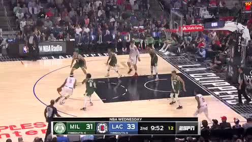 【NBA录像回放】雄鹿vs快船第2节 科沃尔压哨三分