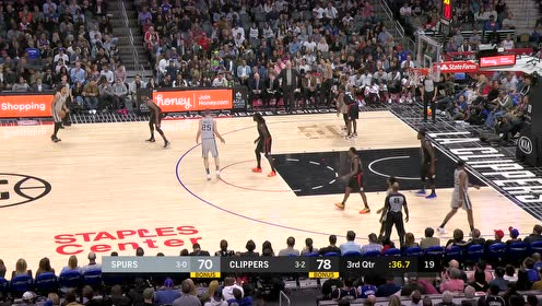 【NBA录像回放】马刺vs快船第3节 哈雷尔无视防守头上暴扣