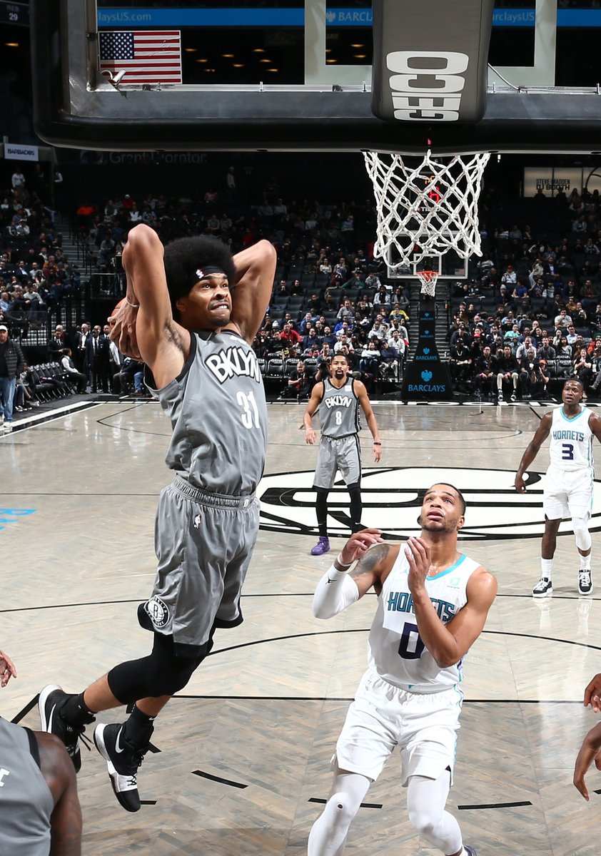 黄蜂：格拉汉姆，罗齐尔，布里奇斯，PJ-华盛顿，泽勒