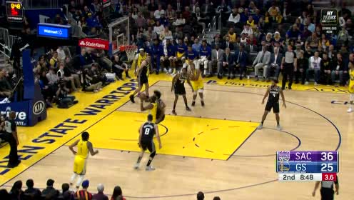 【NBA集锦】博克斯快攻抛投 左手上篮强打2+1