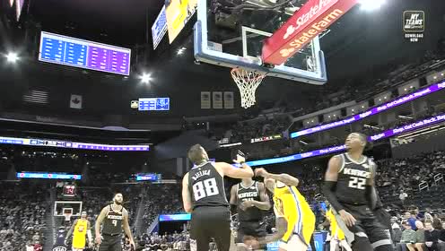 【NBA集锦】达米安李突破拉杆妙传 考利斯坦篮下强起打成2+1