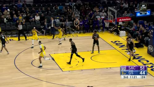 【NBA集锦】考利斯坦抢断发动反击 拉塞尔不看人直塞助攻罗宾逊