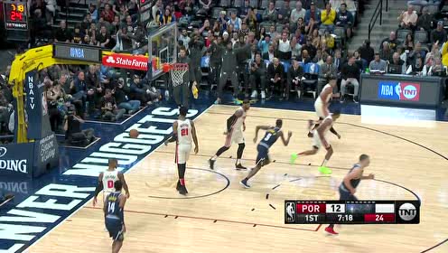 【NBA集锦】哈里斯定点三分轰进 白边打出赛季首记三分回击