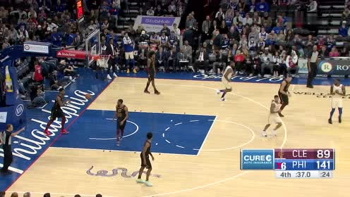 【NBA集锦】如入无人之境 奥奎因篮下接球轻松扣篮