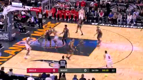 【NBA集锦】手感热的滚烫 拉文三分远投一击命中