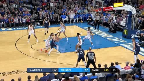 【NBA集锦】眼花缭乱连续秀操作 独行侠流畅传导杰克逊抛投得手