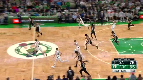 【NBA集锦】气势如虹 沃克长传撕裂防守塔图姆反击滑翔脆扣强势追分