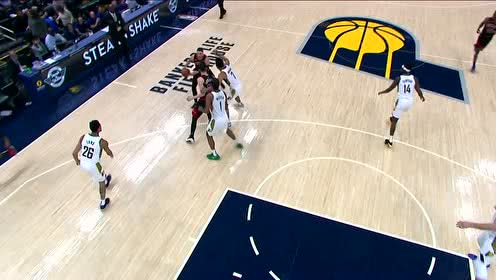 【NBA集锦】快攻闪电一瞬间 拉文见缝插针强造2+1