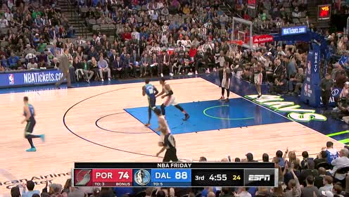 【NBA集锦】这也能传染？哈达威扬臂三分颜射甜瓜库里手热直接续上