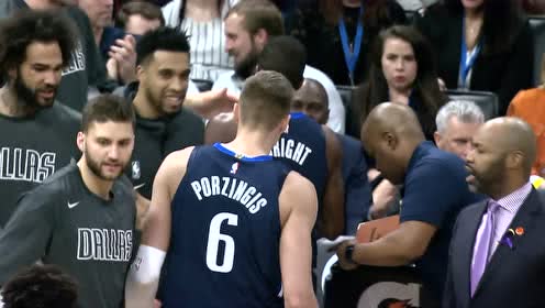 【NBA录像回放】独行侠vs雷霆第2节 东契奇手感火热超远三分甩狙