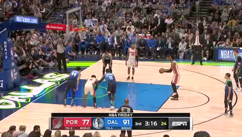 【NBA录像回放】开拓者vs独行侠第3节 利拉德连线贝兹莫尔三分压哨