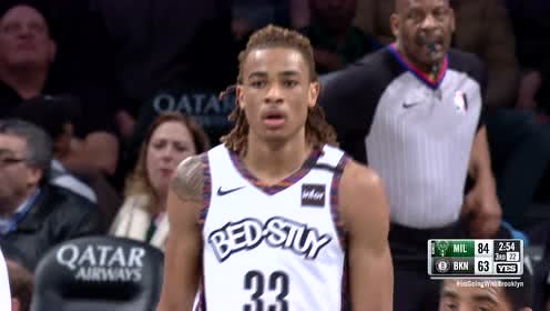 【NBA集锦】这配合还是有点东西的 欧文连线钱德勒助飞克拉克斯顿暴力虐筐