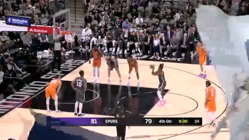 【NBA录像回放】太阳vs马刺第4节 布克底角极限出手命中三分